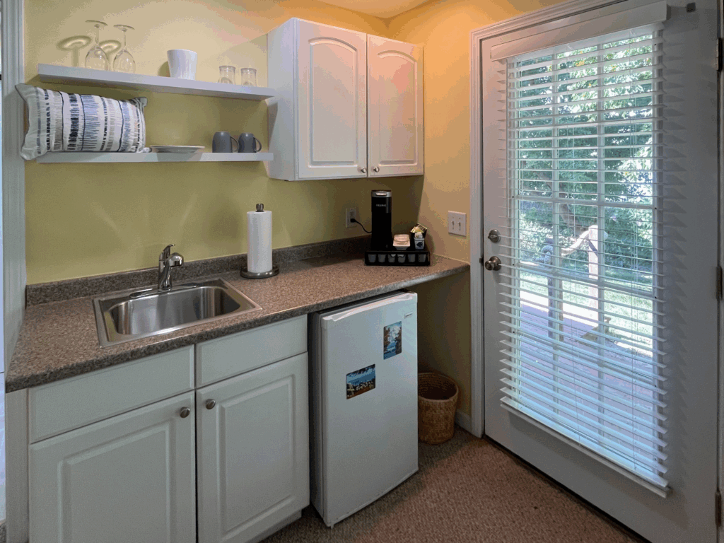 TheCabana-Kitchenette